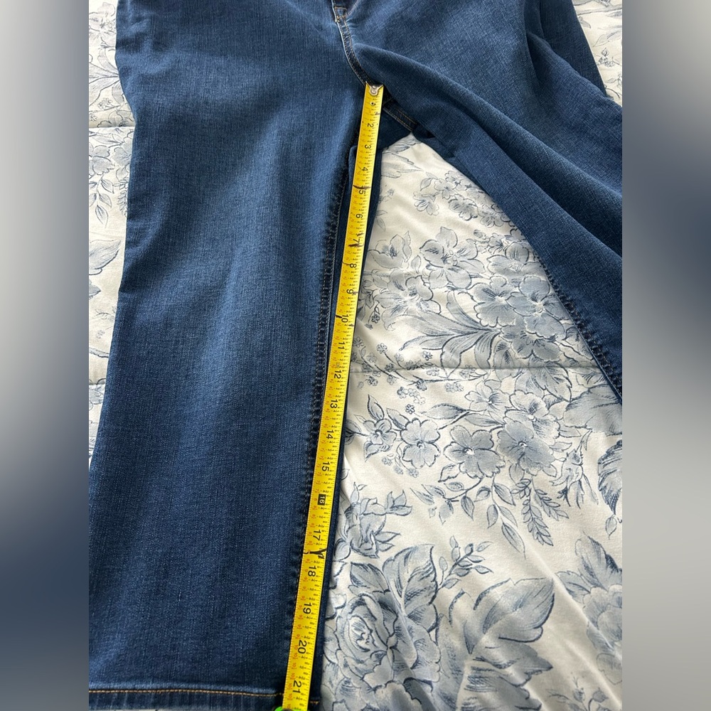Encore by Idina Menzel High Waisted
Crop Jeans - Picture 5 of 5